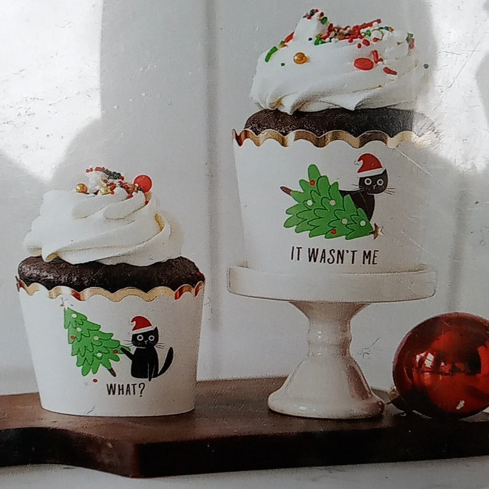 50 count Christmas baking cups cat